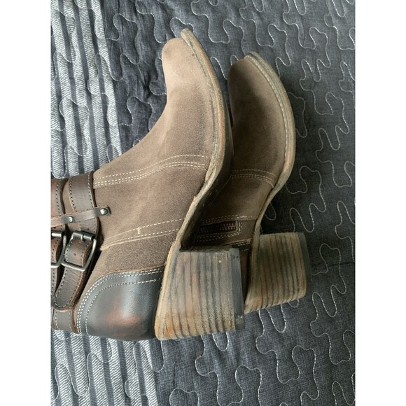 Freebird Brown and Tan Ankle Boots - Picture 12 of 16